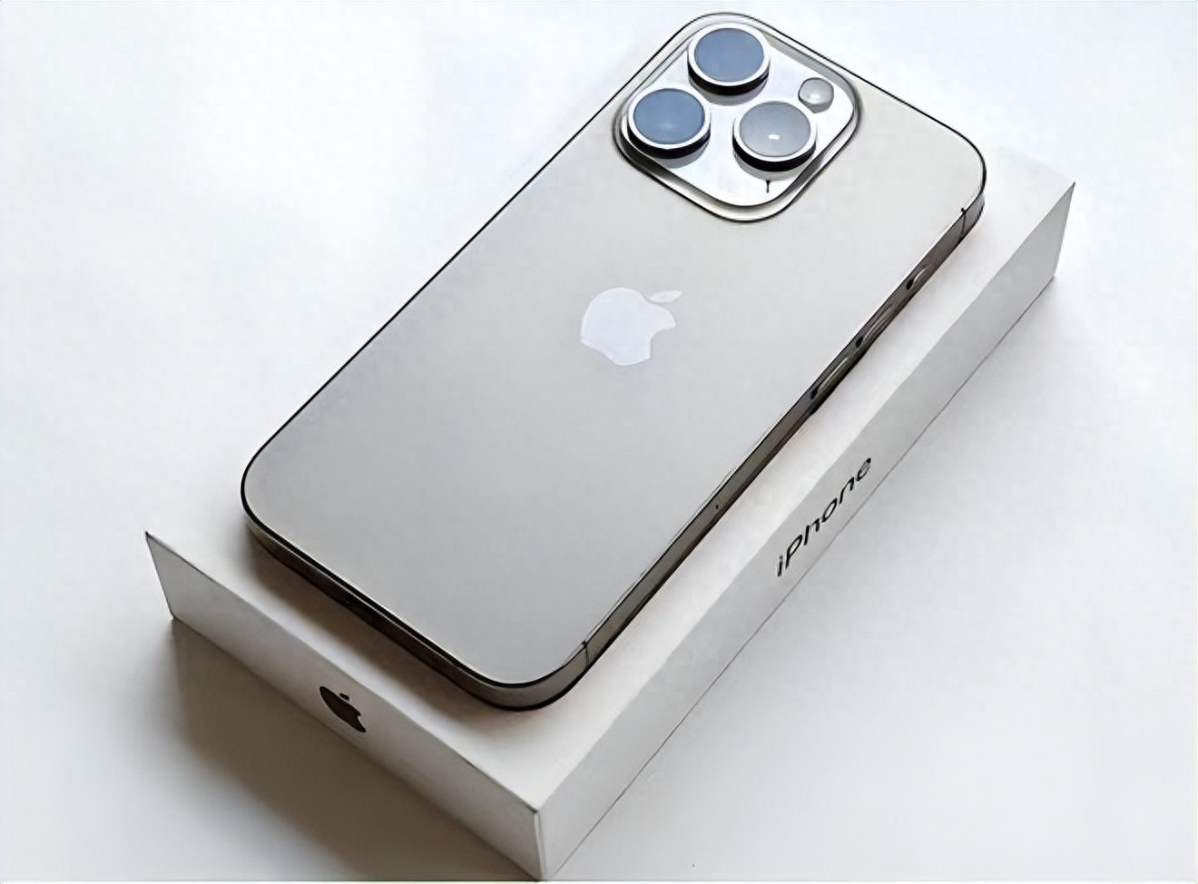 苹果实体店买iPhone16 pro真的靠谱吗?苹果官网序列号查询